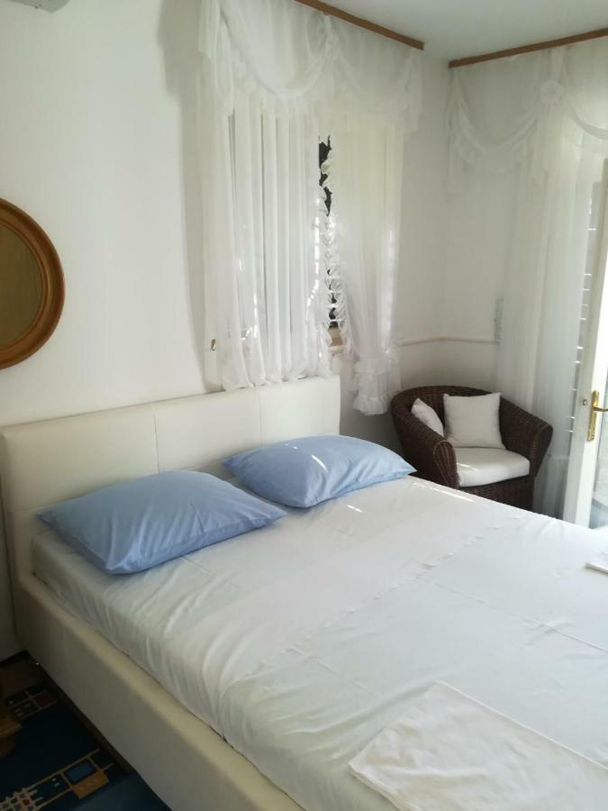 Apartman Renata Novi Vinodolski Buitenkant foto