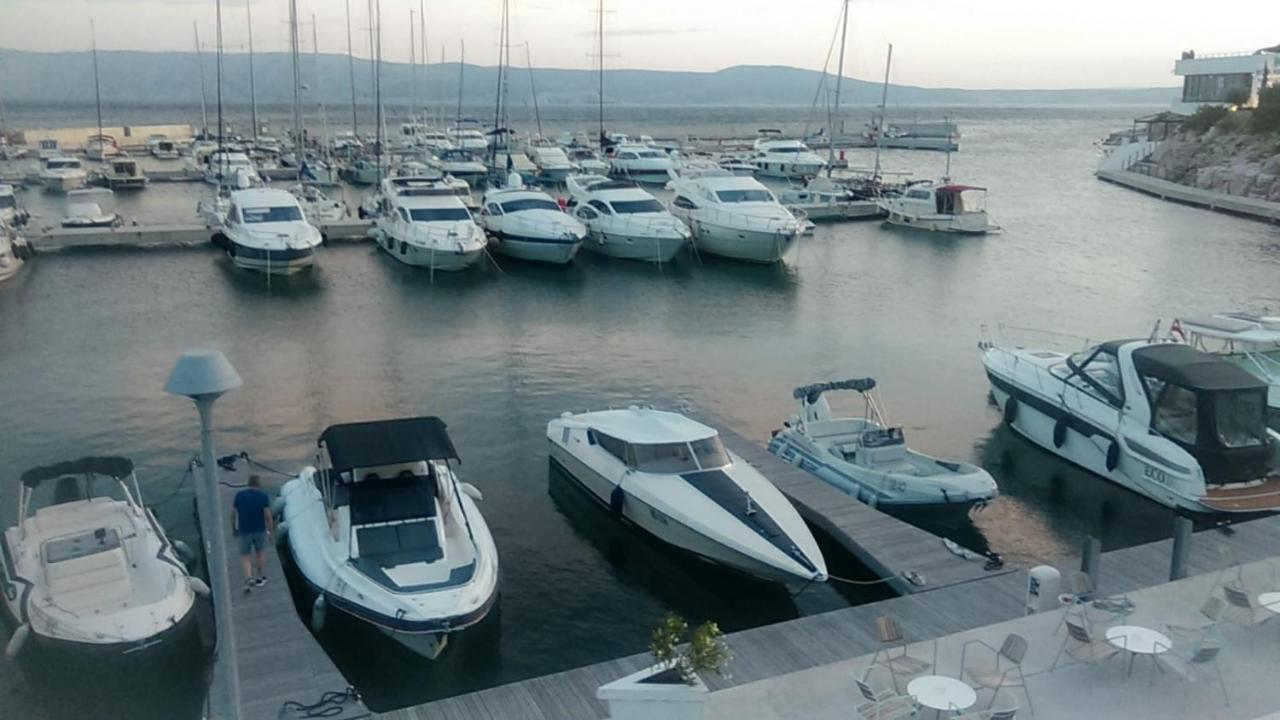 Apartman Renata Novi Vinodolski Buitenkant foto